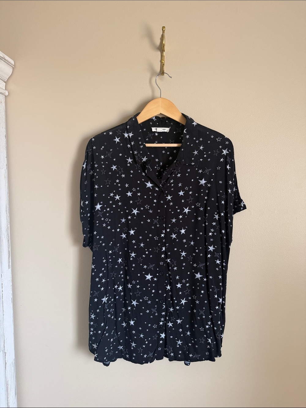 beachlunchlounge Black Star Print Button-Up Blouse